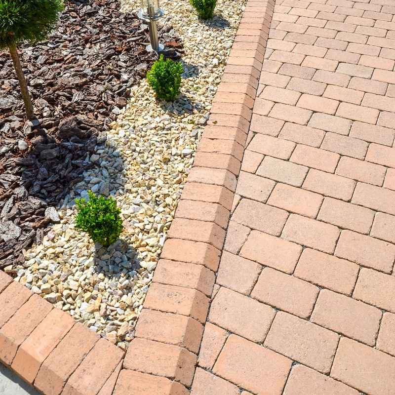 PRESBETON Krajový kameň